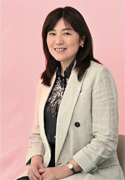 人生の陰影を描き出してきた柚月裕子が初の「家族小説」に挑戦する