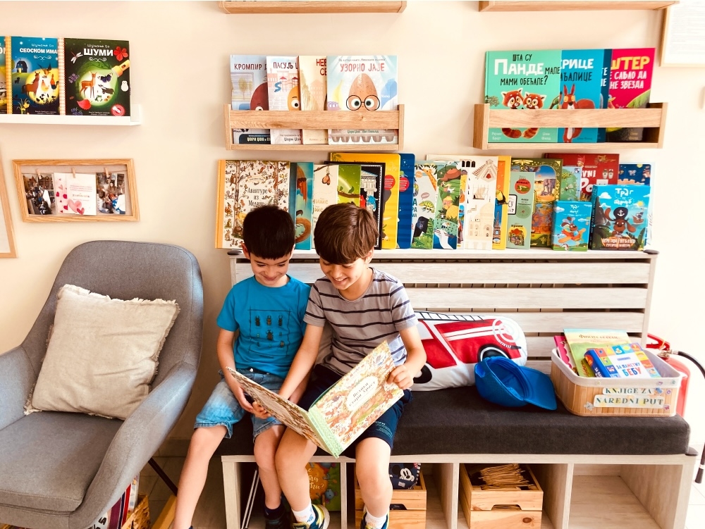 世界の本屋さん セルビア・ノヴィサド編〈Knjigoljubac〉 | 記事